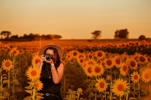 Photographer uploading gallery